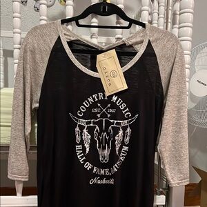 Black quarter length Sleeve Tee with Graphic Design